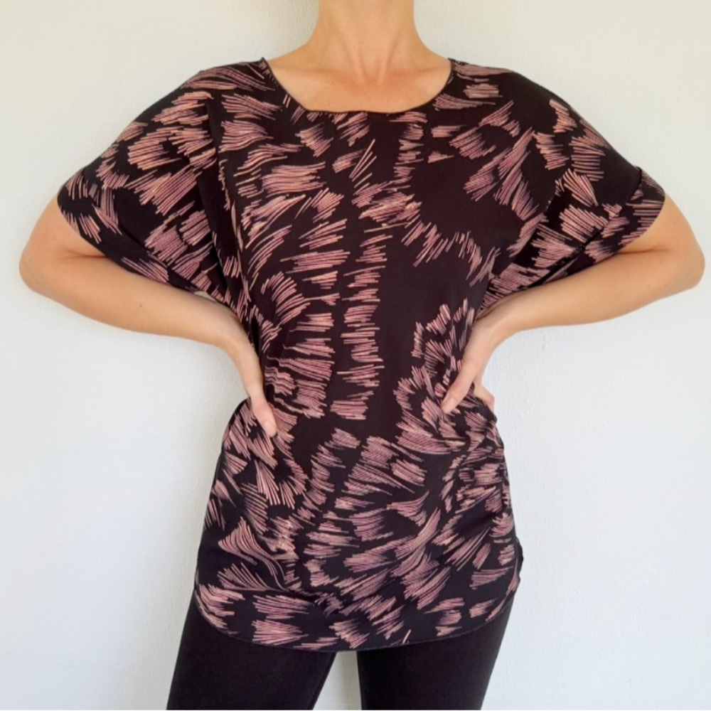 CAbi black pink abstract brush print lightweight short sleeve blouse size medium